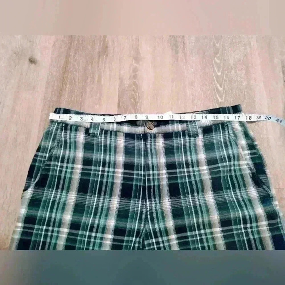 Columbia men's size 34 plaid shorts with pockets - Picture 6 of 8
